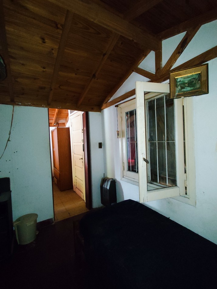 PH de 3 amb. con balcon a la calle terraza con parrilla.1er piso por escalera.