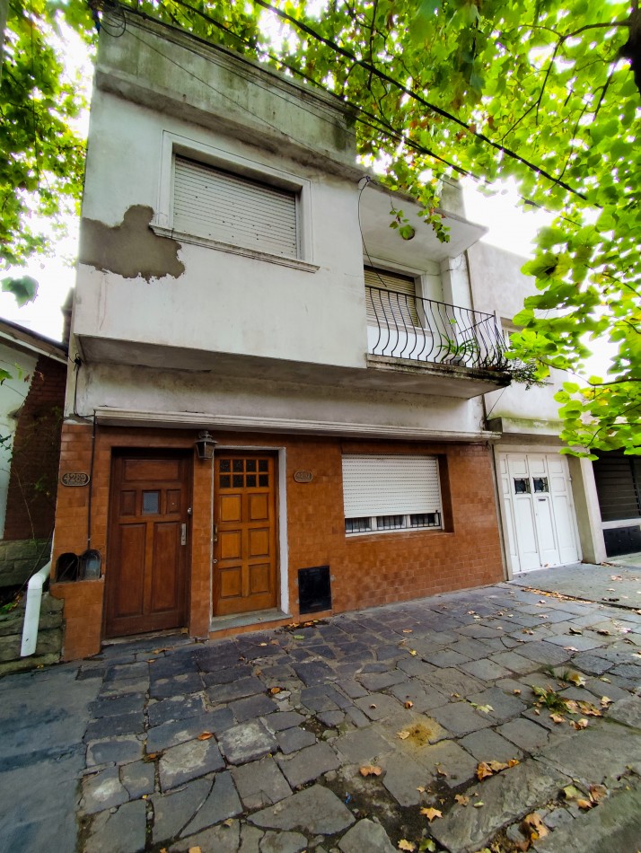 PH de 3 amb. con balcon a la calle terraza con parrilla.1er piso por escalera.