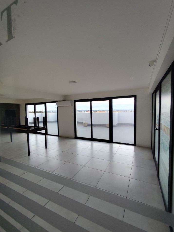 Depto un amb con balcon a la calle con amenities Edificio Cuarzur I