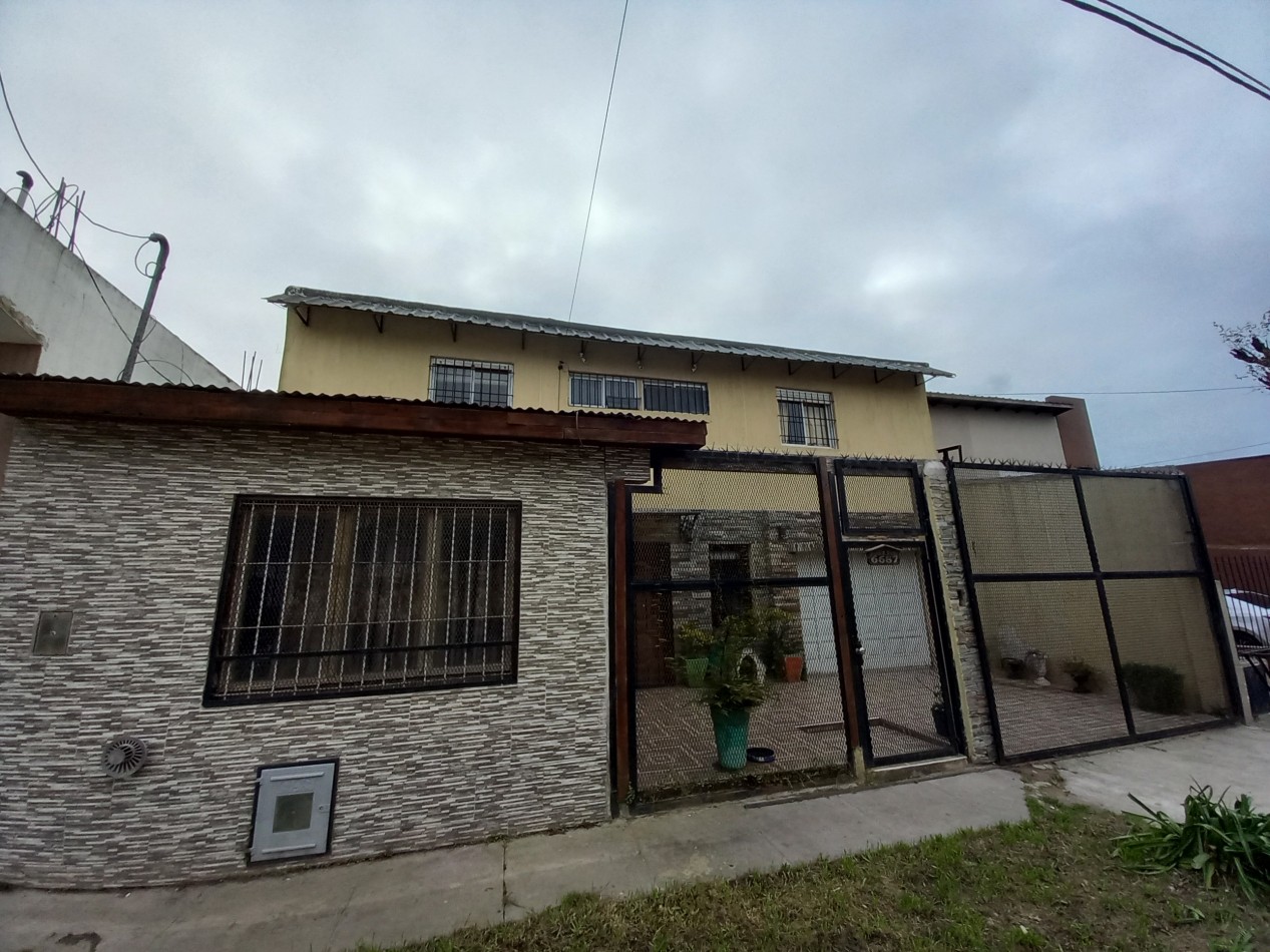 VENTA CASA 4AMB COCHERA DOBLE PARQUE Juan a. Peña al 6.600