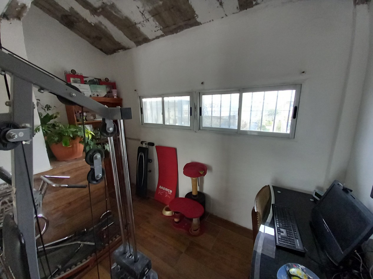 VENTA CASA 4AMB COCHERA DOBLE PARQUE Juan a. Peña al 6.600