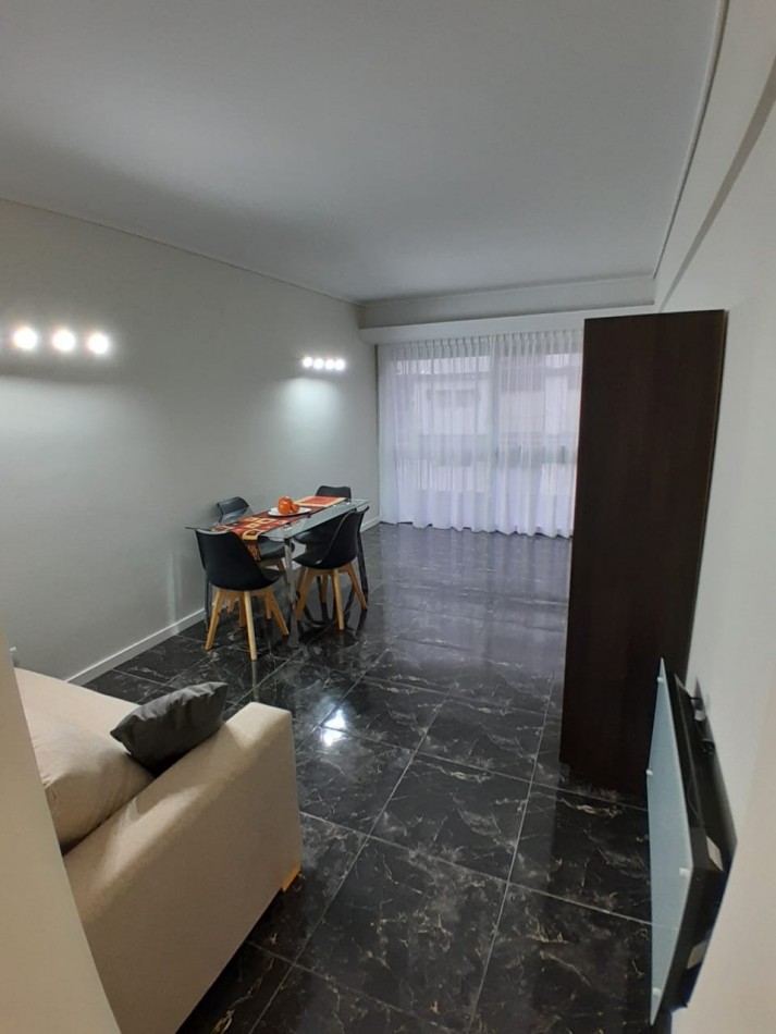 VENTA 2AMB CON DEPENDENCIA CENTRO BALCON