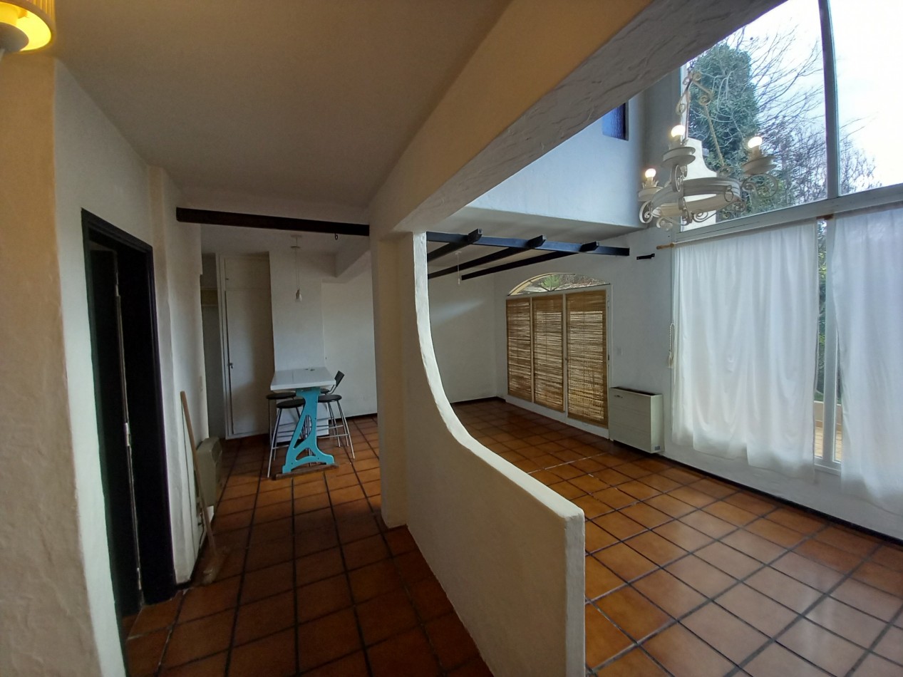 VENTA CASA EXCELENTE 4 AMB APTO CREDITO PILETA y PARQUE en BARRIO LOS TILOS.-CONSULTE