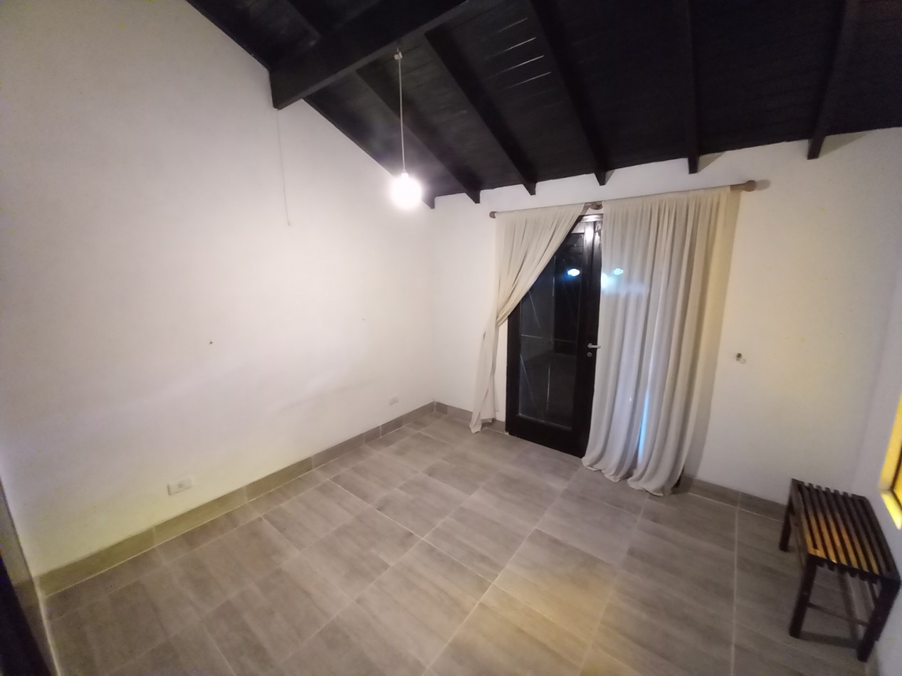 VENTA CASA EXCELENTE 4 AMB APTO CREDITO PILETA y PARQUE en BARRIO LOS TILOS.-CONSULTE