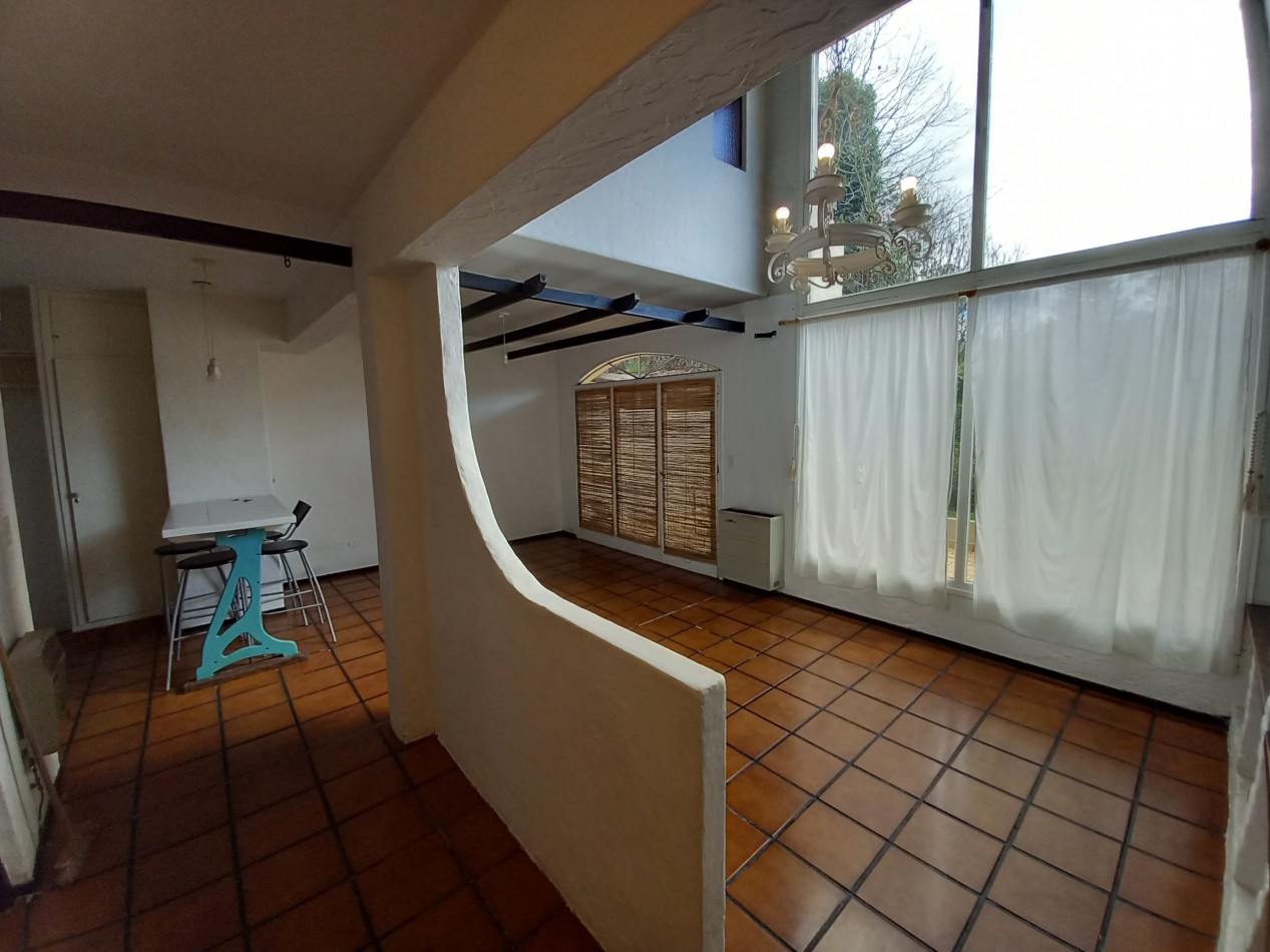 VENTA CASA EXCELENTE 4 AMB APTO CREDITO PILETA y PARQUE en BARRIO LOS TILOS.-CONSULTE