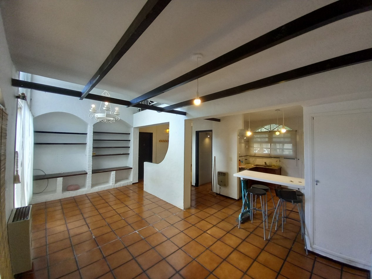 VENTA CASA EXCELENTE 4 AMB APTO CREDITO PILETA y PARQUE en BARRIO LOS TILOS.-CONSULTE