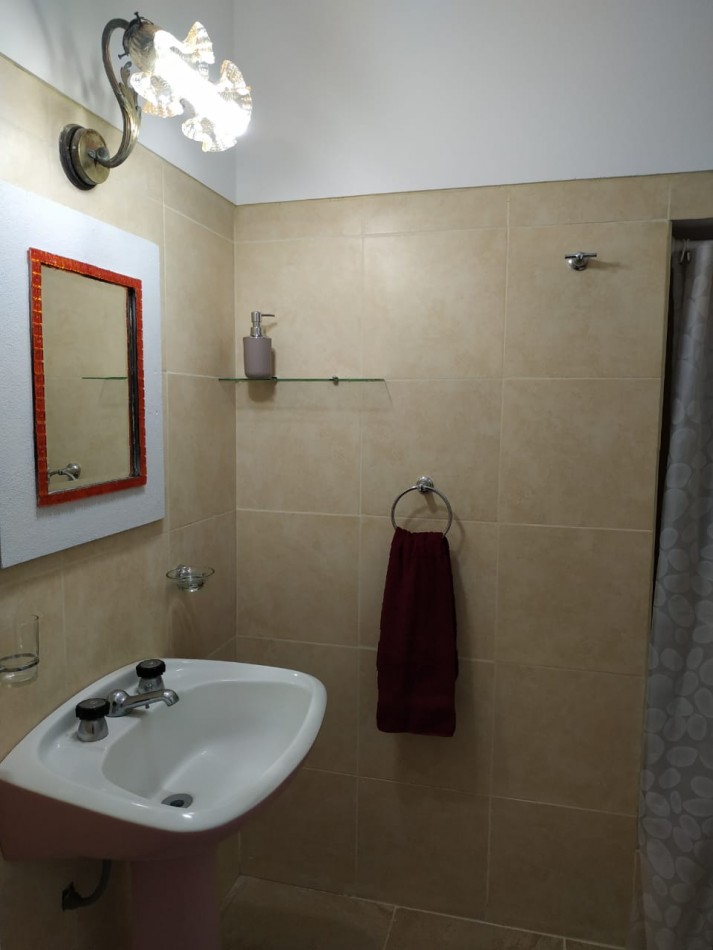 VEBTA de 2 CASAS FRENTE AL MAR BARRIO SAN JACINTO-EXCELENTE INVERSION