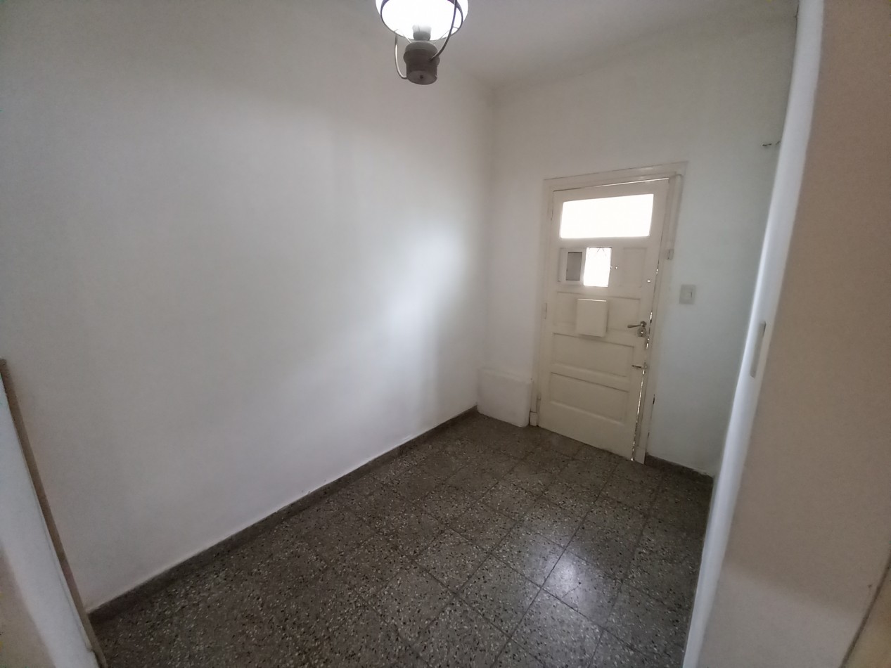 VENTA 2AMB PH PLANTA BAJA al FRENTE PATIO-La Pampa y Belgrano