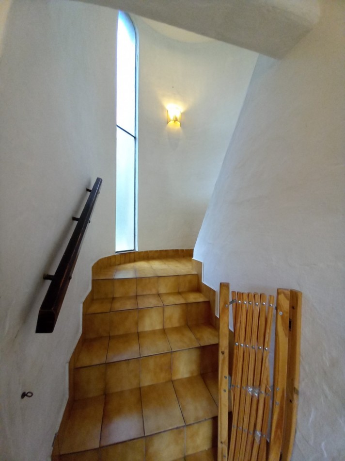 VENTA CASA EXCELENTE 4 AMB APTO CREDITO PILETA y PARQUE en BARRIO LOS TILOS.-CONSULTE