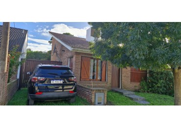 CASA 4AMB EXCELENTE ESTADO COCHERA Y PARQUE SANTA CLARA DEL MAR