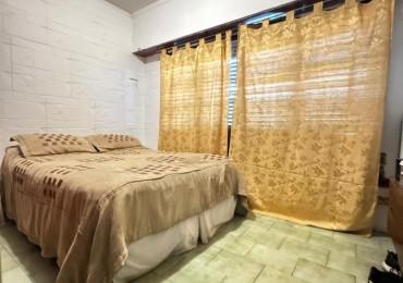 VENTA CASA 4AMB COCHERA Y PATIO AYOLAS  4500