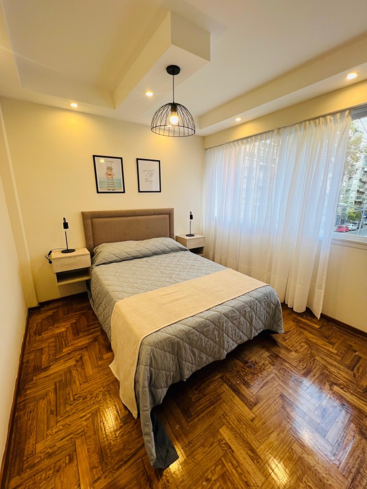 Venta departamento 2 ambientes con balcon en el centro