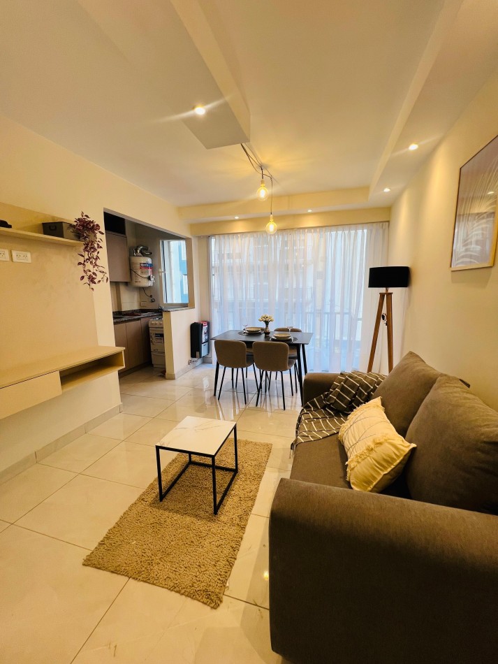 Venta departamento 2 ambientes con balcon en el centro