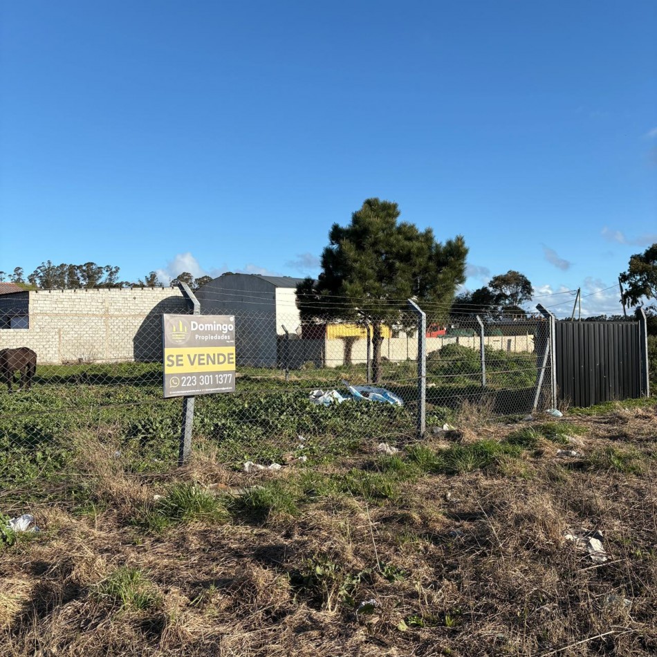 Venta de 2 lotes en conjunto sobre avenida Jorge Newbery