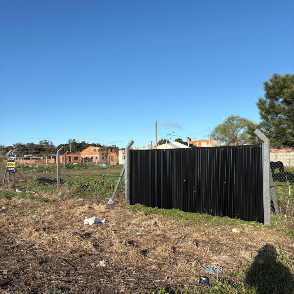 Venta de 2 lotes en conjunto sobre avenida Jorge Newbery