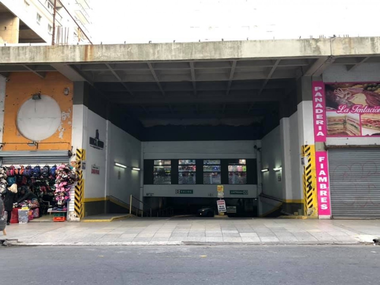 VENTA COCHERA ZONA CENTRO