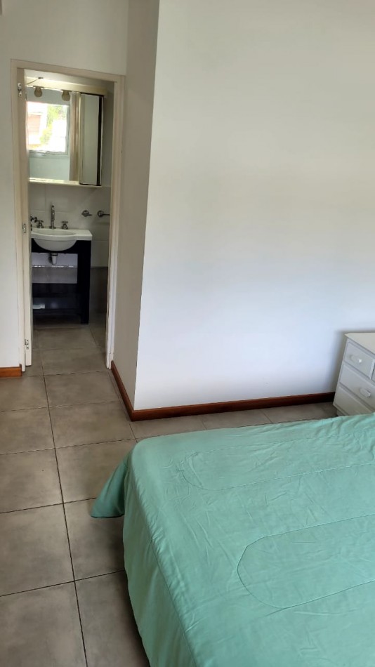 Oportunidad en Zona Guemes Luminoso 3 Amb. con Cochera Cubierta