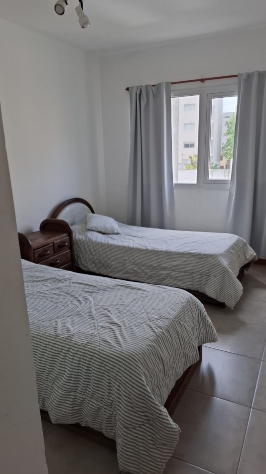 Oportunidad en Zona Guemes Luminoso 3 Amb. con Cochera Cubierta