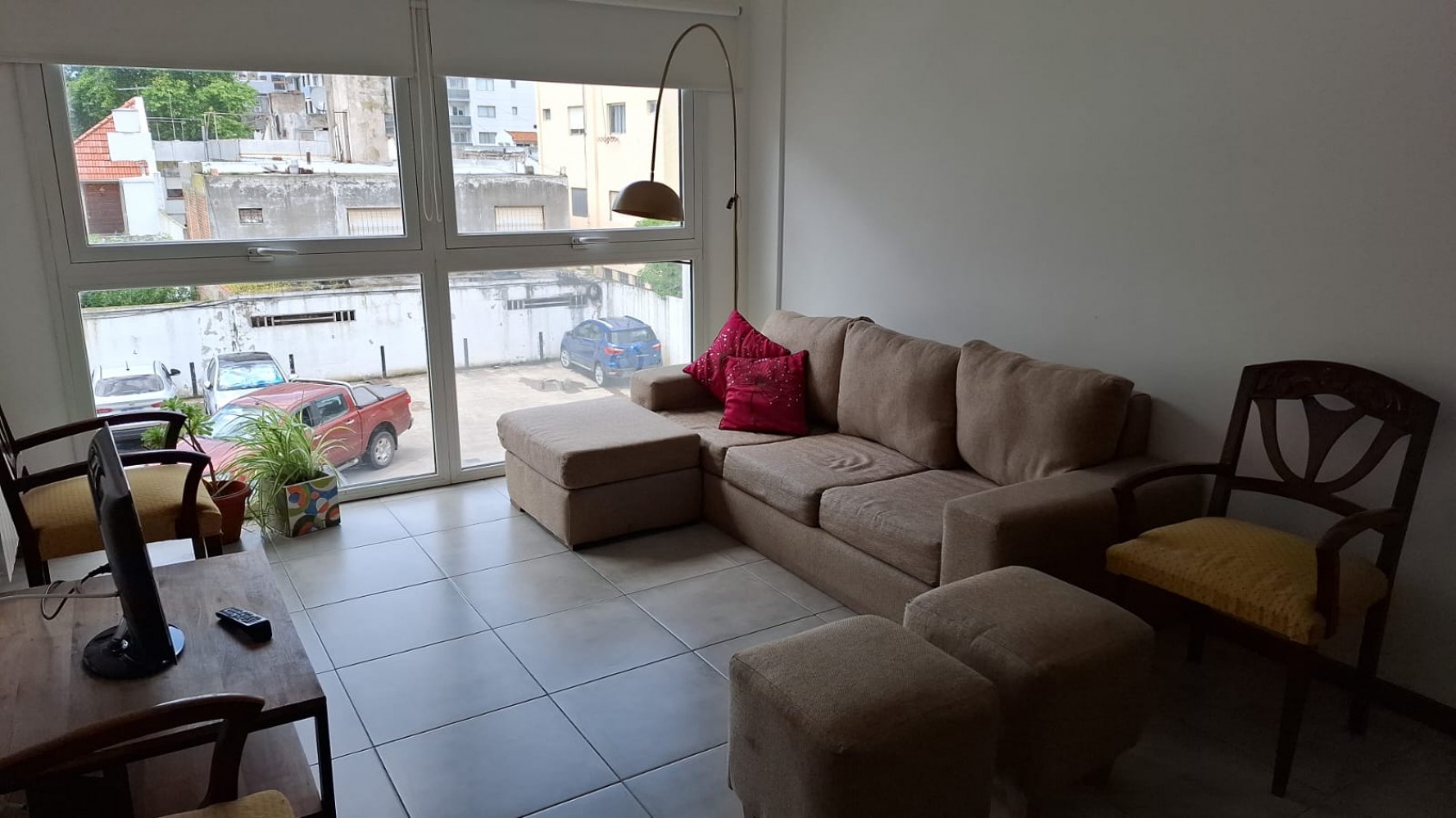 Oportunidad en Zona Guemes Luminoso 3 Amb. con Cochera Cubierta