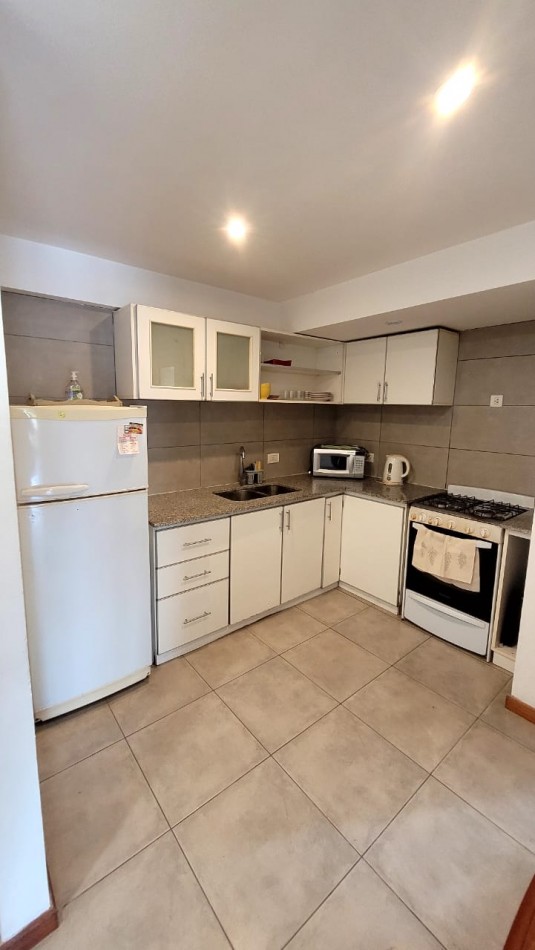 Oportunidad en Zona Guemes Luminoso 3 Amb. con Cochera Cubierta