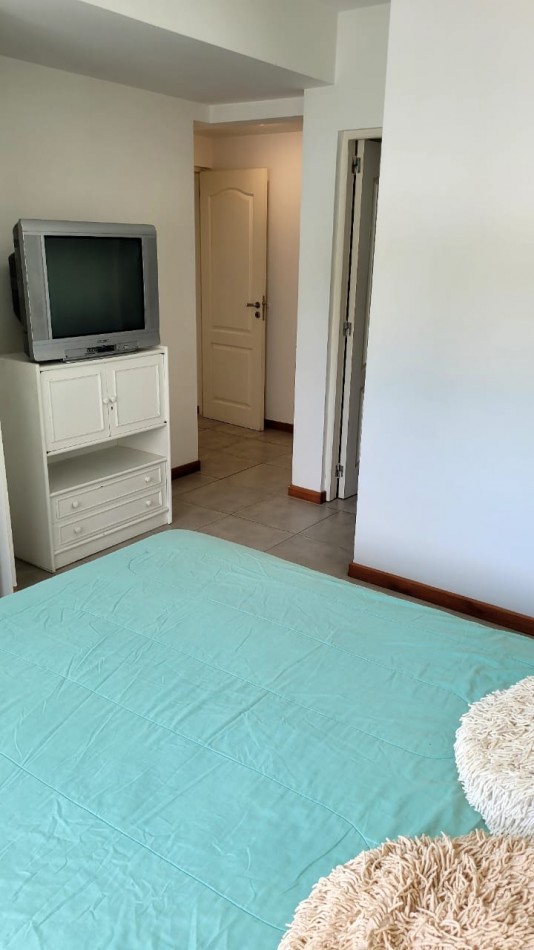 Oportunidad en Zona Guemes Luminoso 3 Amb. con Cochera Cubierta