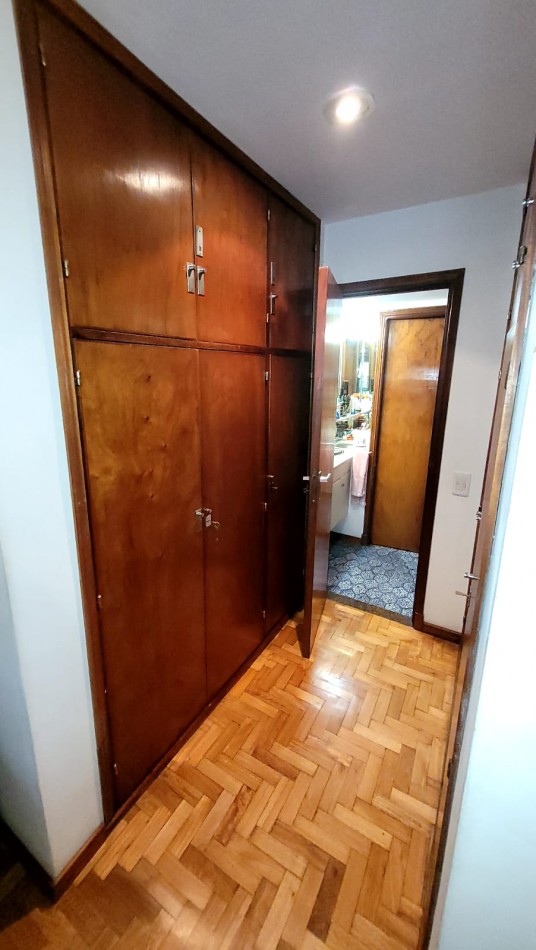 Amplio Depto 4 Amb. con Balcones Al Frente, Dependencia y Baulera