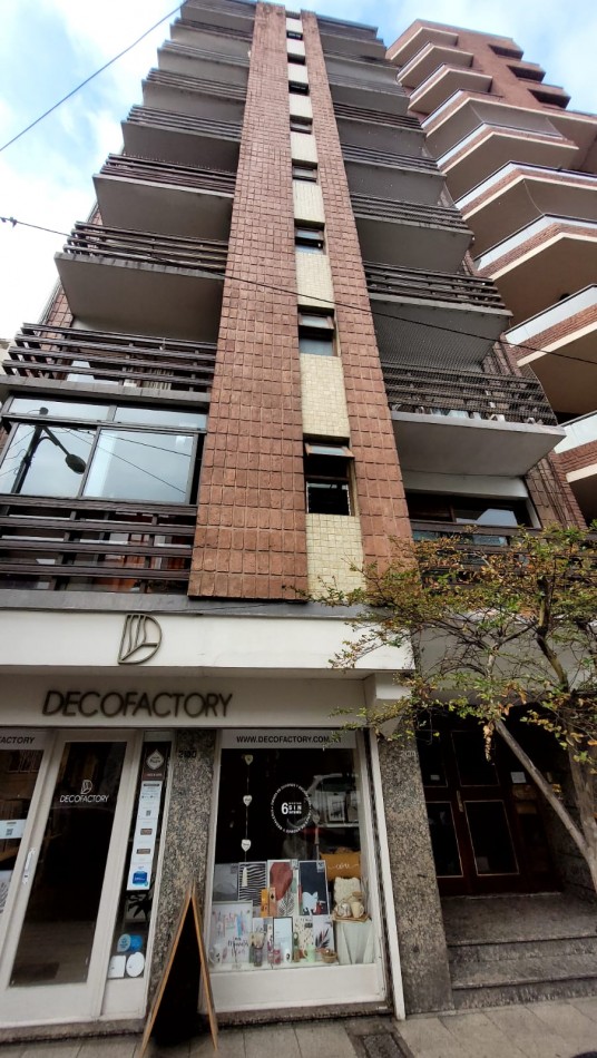 Amplio Depto 4 Amb. con Balcones Al Frente, Dependencia y Baulera