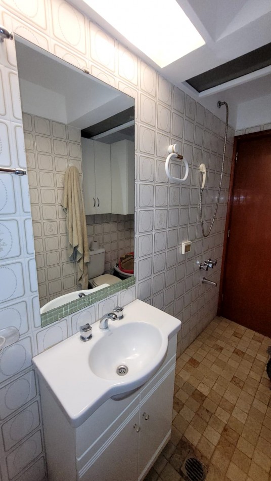 Amplio Depto 4 Amb. con Balcones Al Frente, Dependencia y Baulera