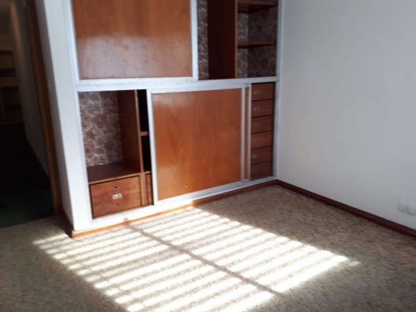CHALET EN VENTA 5 AMB CON JARDIN Y PILETA
