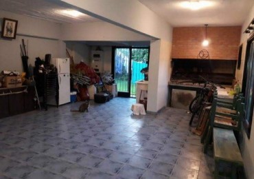 VENTA CASA 4 AMB CON JARDIN 