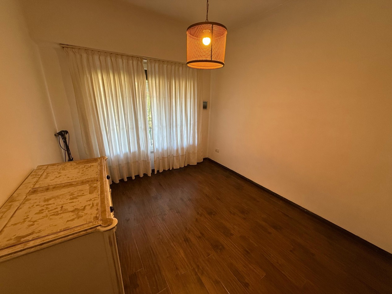 Casa de 6 ambientes - Parque Luro