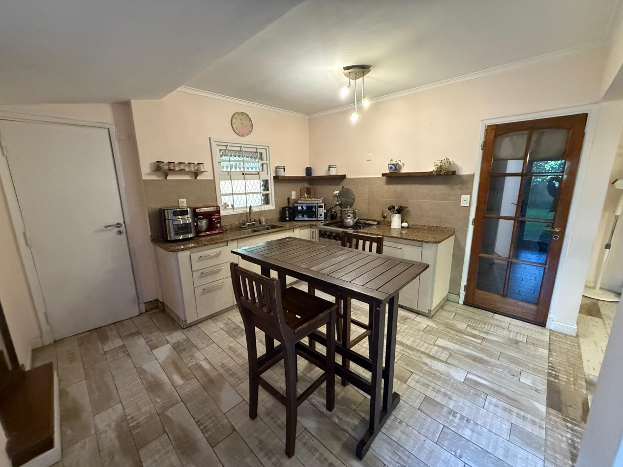 Casa de 6 ambientes - Parque Luro