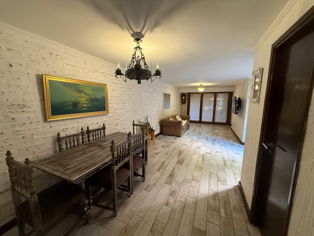 Casa de 6 ambientes - Parque Luro