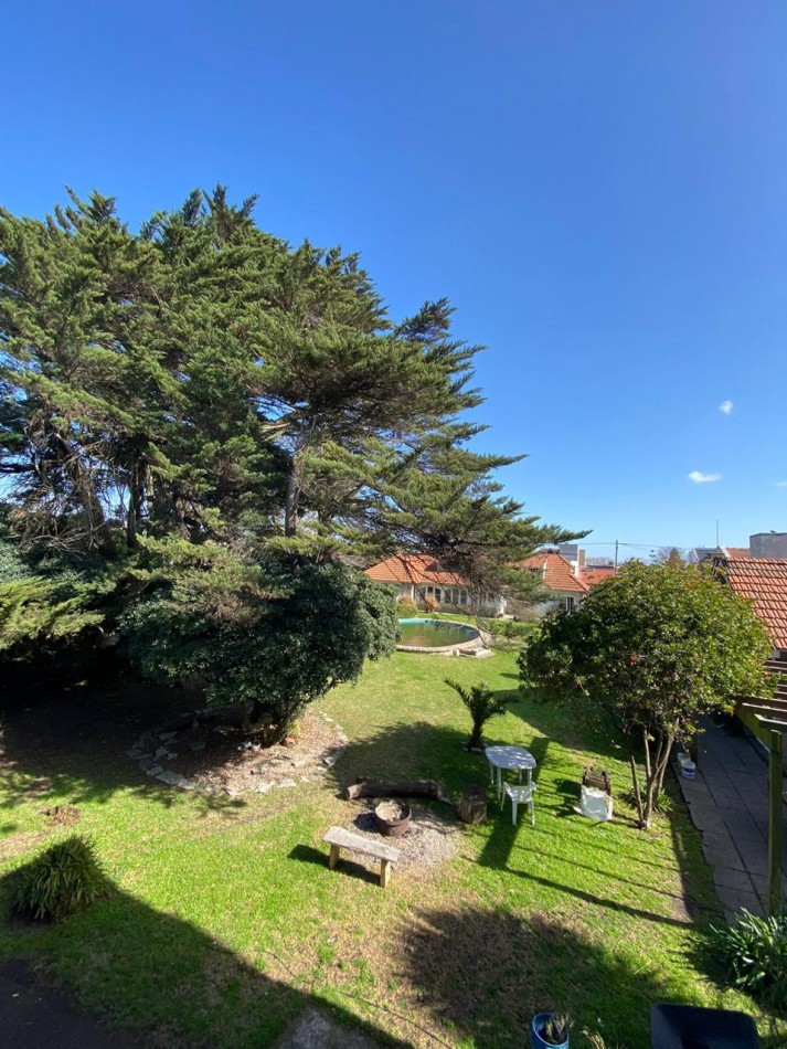 Excepcional oportunidad en Barrio Constitucion - Casa a reciclar + 4 lotes unificados a 150 metros del mar