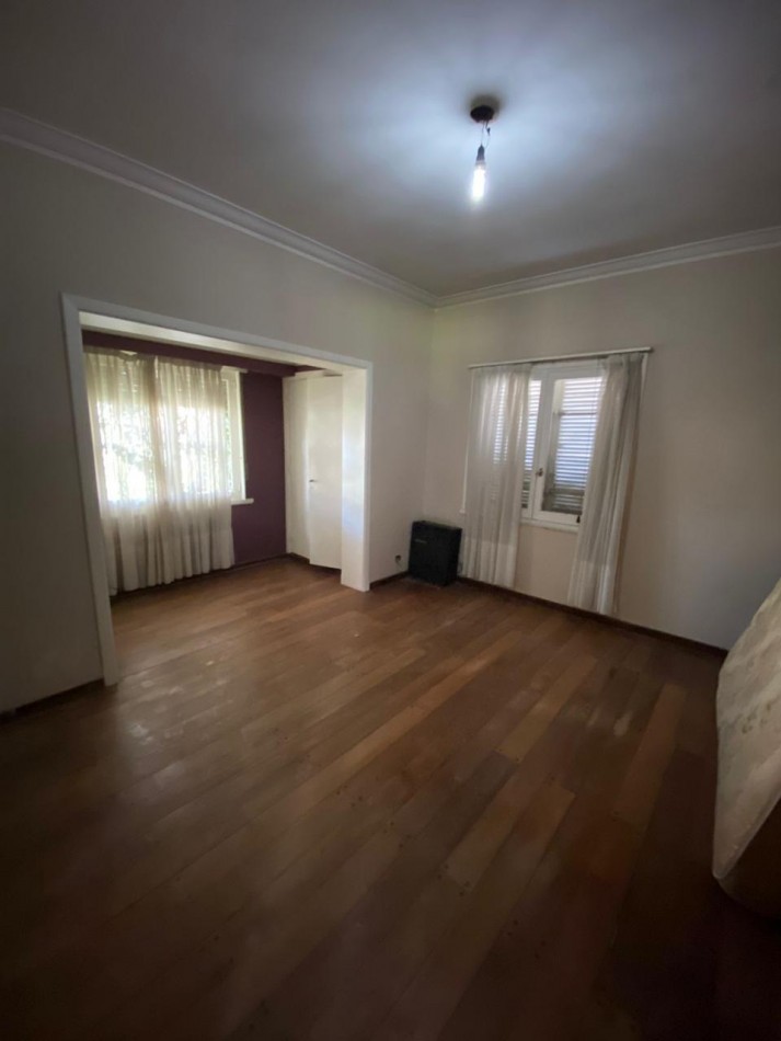 Excepcional oportunidad en Barrio Constitucion - Casa a reciclar + 4 lotes unificados a 150 metros del mar