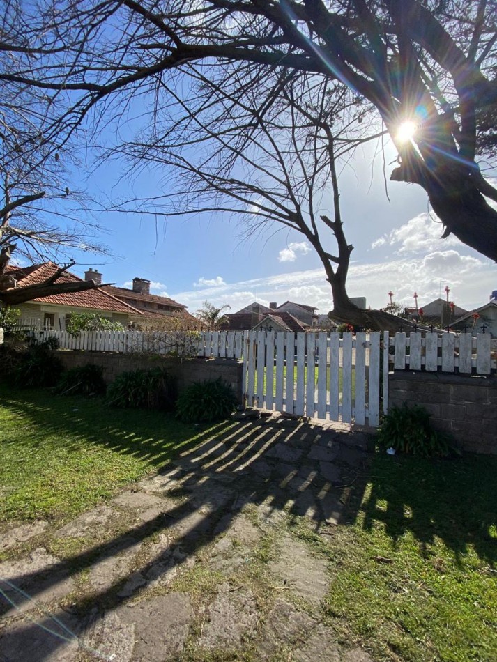 Excepcional oportunidad en Barrio Constitucion - Casa a reciclar + 4 lotes unificados a 150 metros del mar