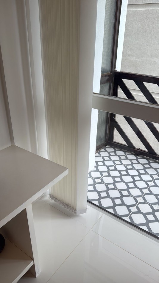 HERMOSO DEPARTAMENTO TRES AMBIENTES CON COCHERA