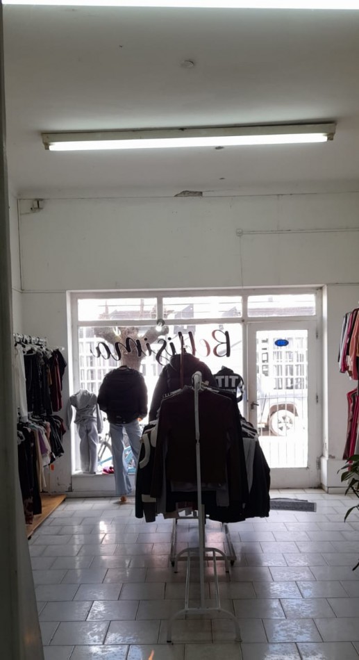 VENTA EN BLOCK 2 LOCALES COMERCIALES EN ZONA CENTRICA CORONEL VIDAL 