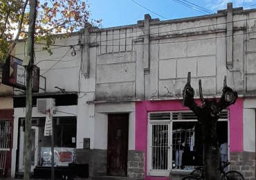 VENTA EN BLOCK 2 LOCALES COMERCIALES EN ZONA CENTRICA CORONEL VIDAL 