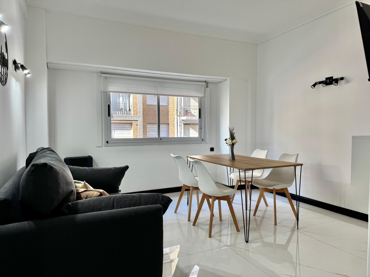 DEPARTAMENTO 2 AMBIENTES CON VENTANAL A LA CALLE EN PLAZA COLON