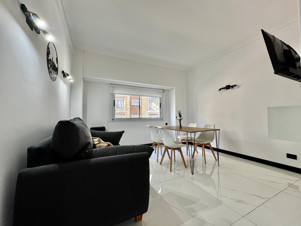 DEPARTAMENTO 2 AMBIENTES CON VENTANAL A LA CALLE EN PLAZA COLON