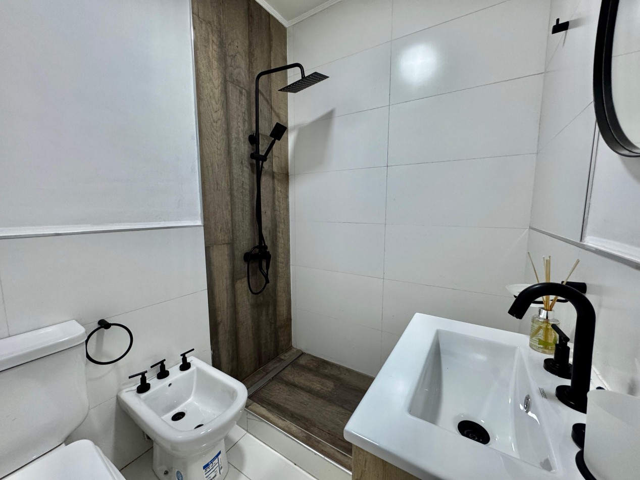 DEPARTAMENTO 2 AMBIENTES CON VENTANAL A LA CALLE EN PLAZA COLON