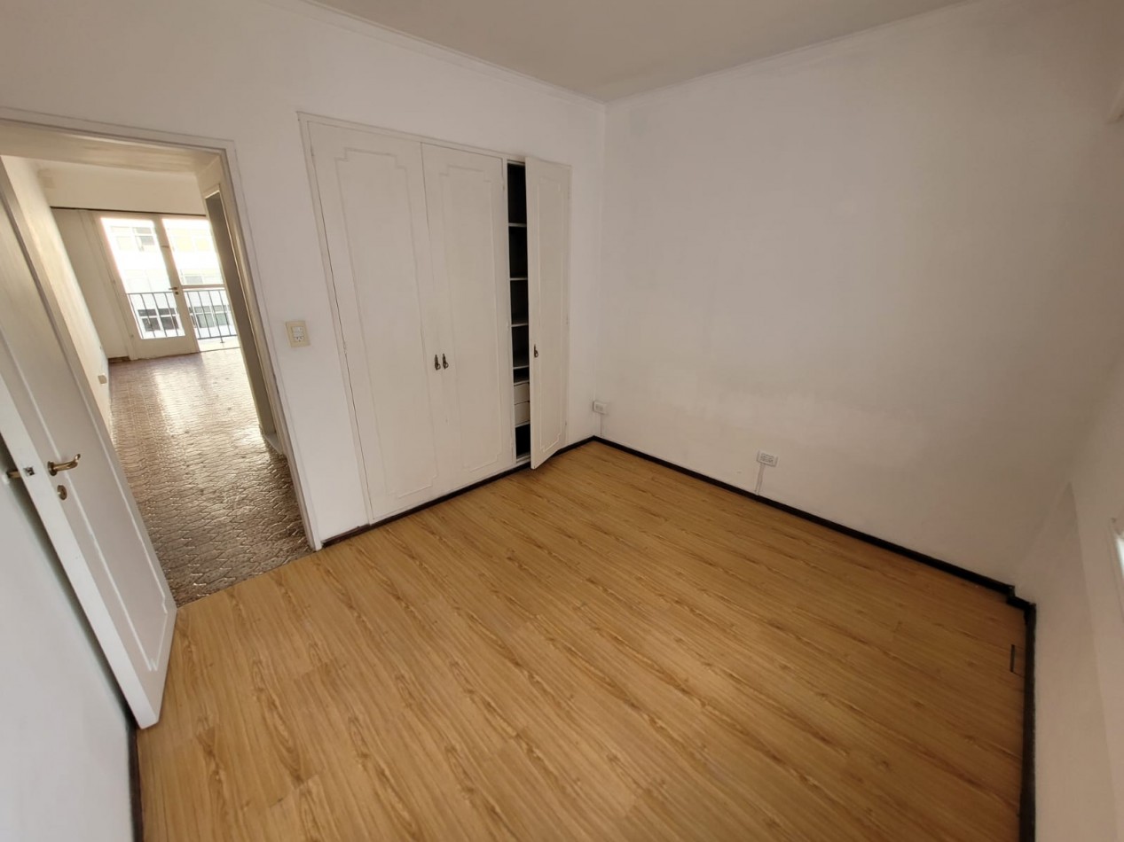 DEPARTAMENTO DE 2 AMBIENTES A LA CALLE CON BALCON SALIENTE
