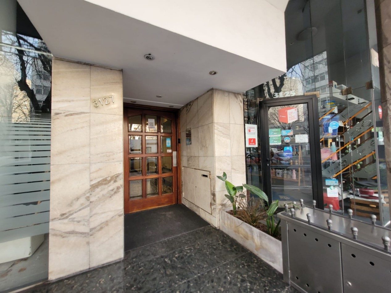 DEPARTAMENTO DE 2 AMBIENTES A LA CALLE CON BALCON SALIENTE