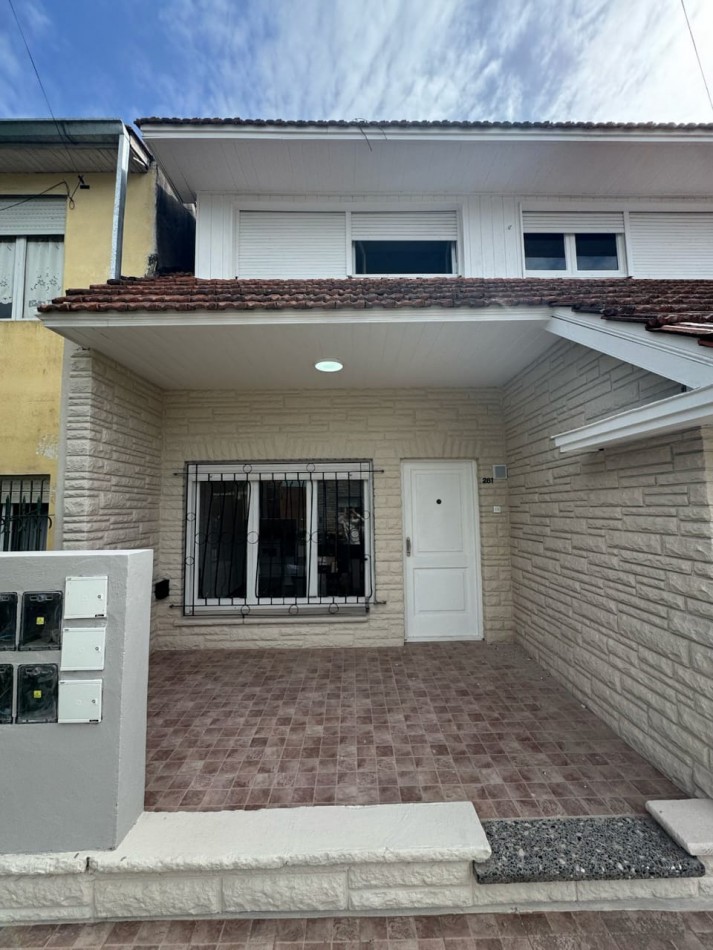 PH 3 AMBIENTES EN PLANTA BAJA AL FRENTE EN VILLA PRIMERA