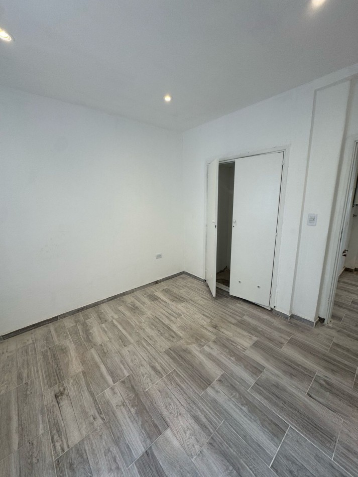 PH 3 AMBIENTES EN PLANTA BAJA AL FRENTE EN VILLA PRIMERA