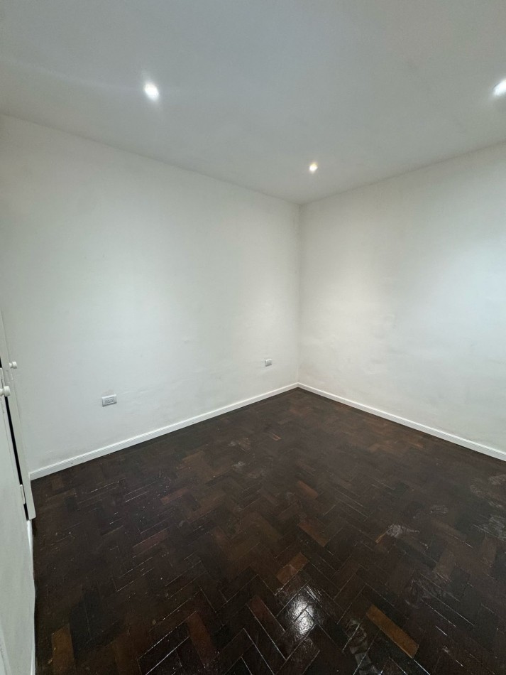 PH 3 AMBIENTES EN PLANTA BAJA AL FRENTE EN VILLA PRIMERA