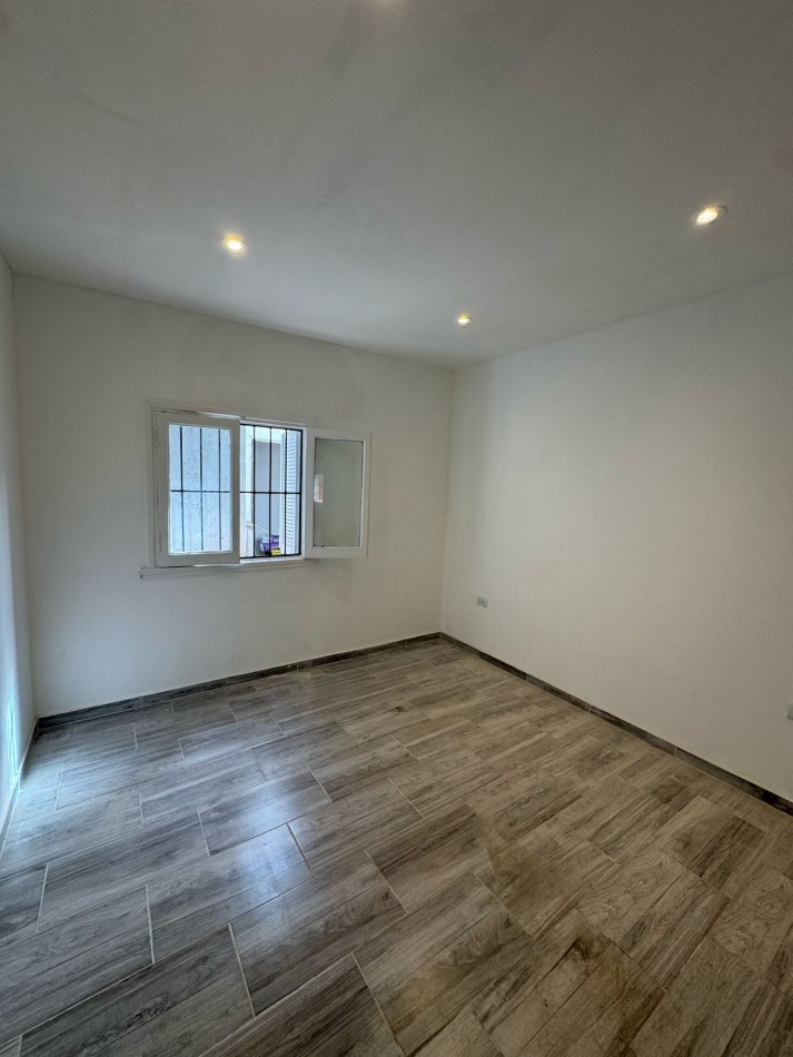 PH 3 AMBIENTES EN PLANTA BAJA AL FRENTE EN VILLA PRIMERA