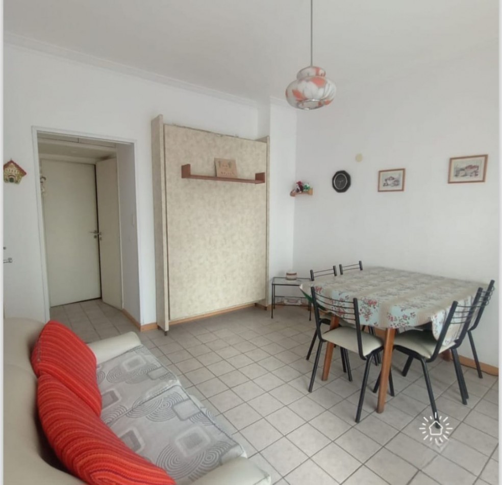 DEPARTAMENTO DE 2 AMBIENTES A LA CALLE CON BALCON SALIENTE EN ALDREY