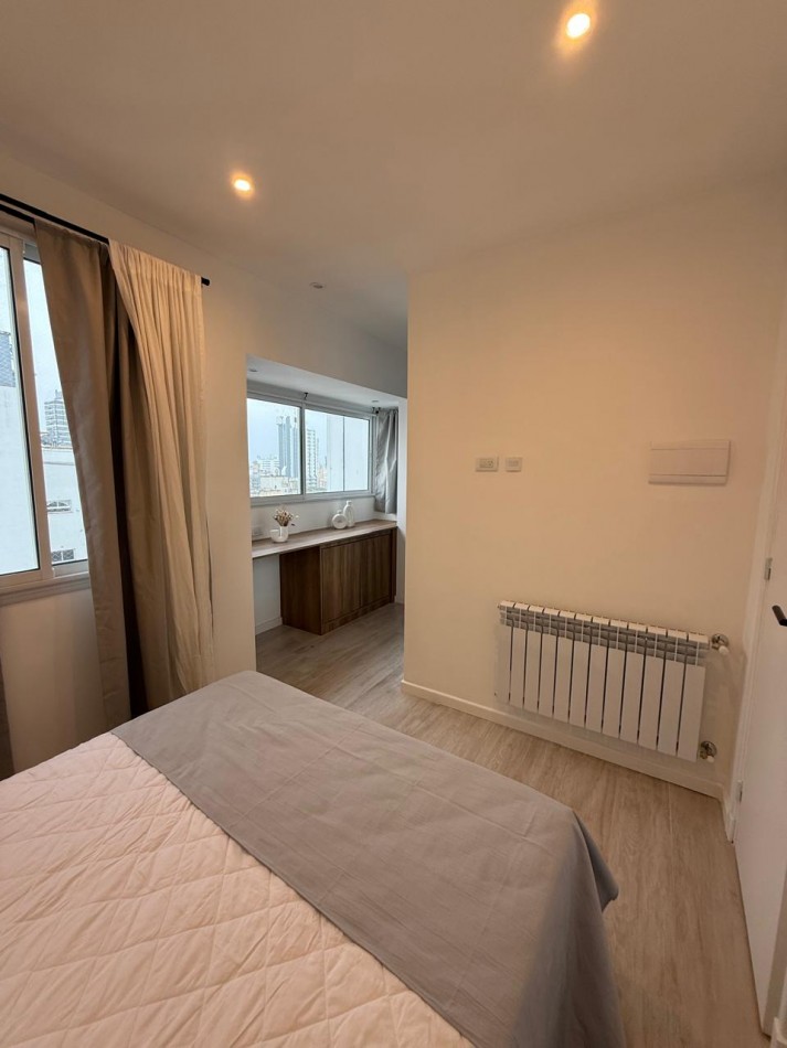 DEPARTAMENTO 3 AMBIENTES A LA CALLE CON BALCON Y VISTA LATERAL AL MAR